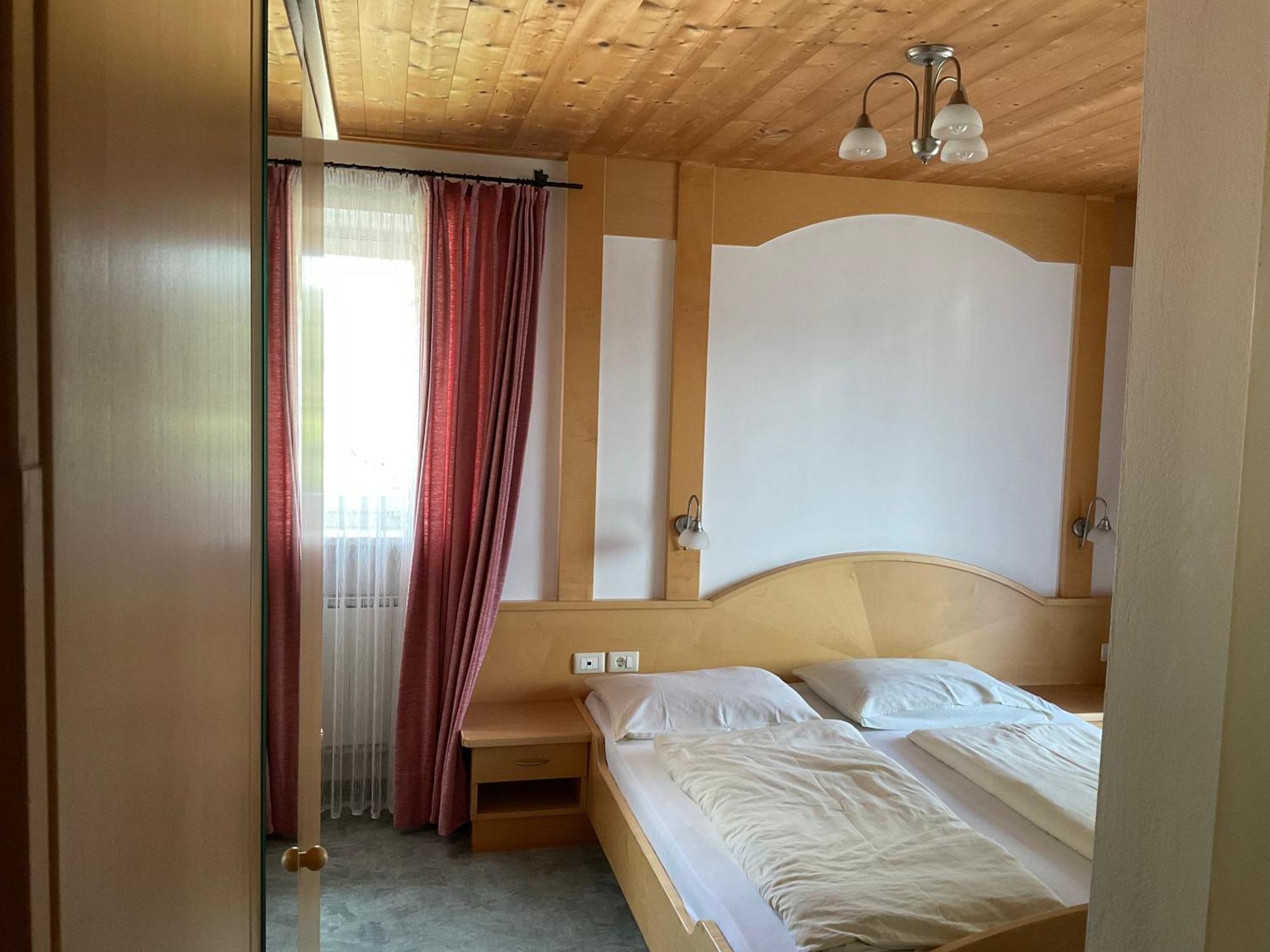 파르치네스 Garni Rika B&B 외부 사진